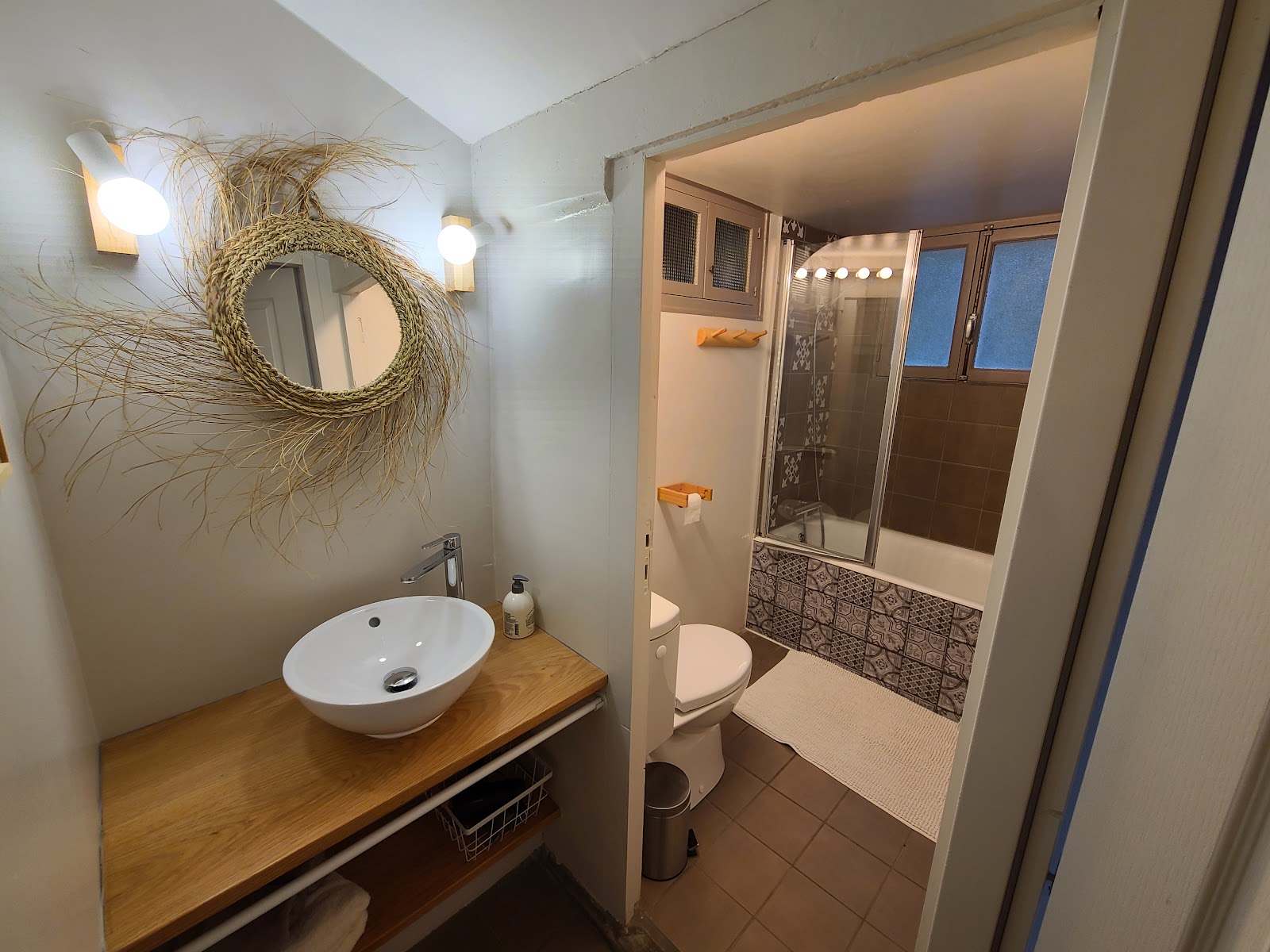 Plan B - Chambres & Studios photo 3, guesthouse accommodation in St Jean Pied de Port on the Camino Frances