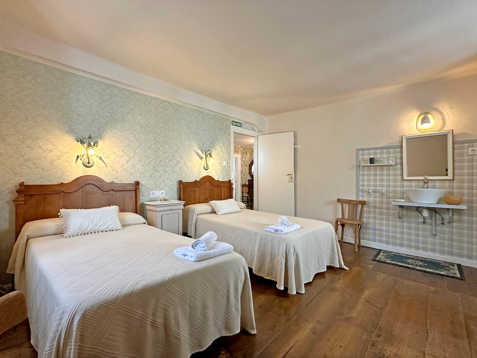 Pensión Etxeale photo 4, guesthouse accommodation in Valcarlos on the Camino Frances