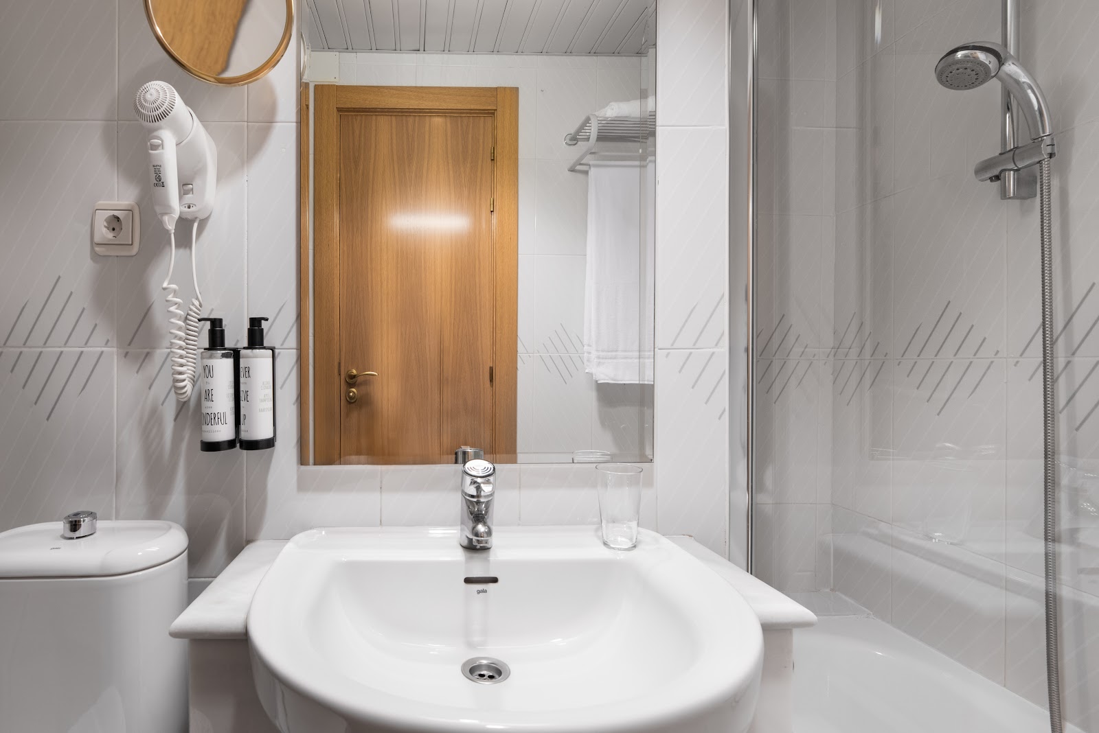 Hotel Almirante Bonifaz photo 3, hotel accommodation in Burgos on the Camino Frances