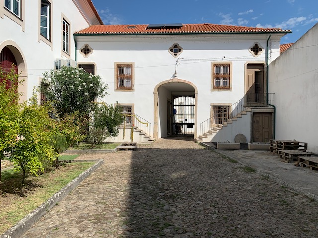Ilha 12 Suites, guesthouse accommodation in Coimbra on the Camino Portuguese