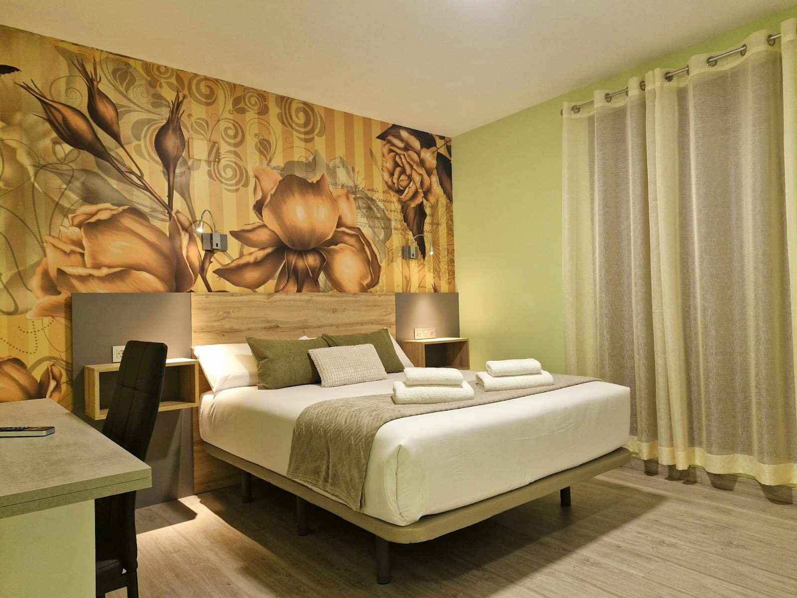Feeling Home Suites&Rooms photo 2, guesthouse accommodation in León on the Camino Frances