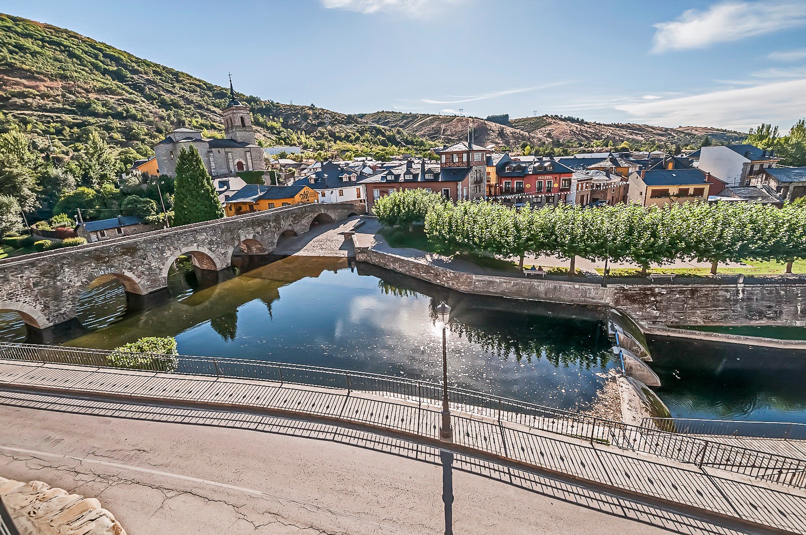 Hotel Rural Pajarapinta, hotel accommodation in Molinaseca on the Camino Frances