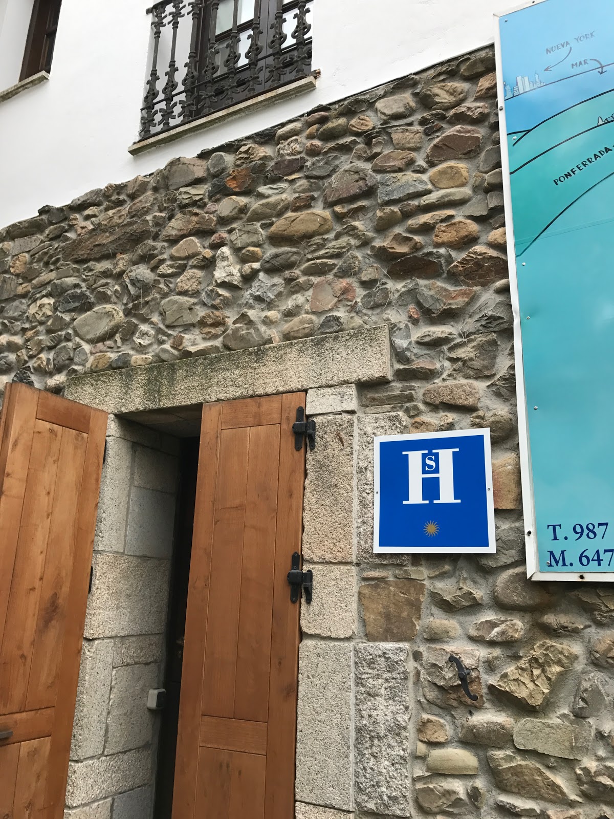 Hotel Rural Casa Del Reloj photo 4, accommodation listing in Molinaseca on the Camino Frances