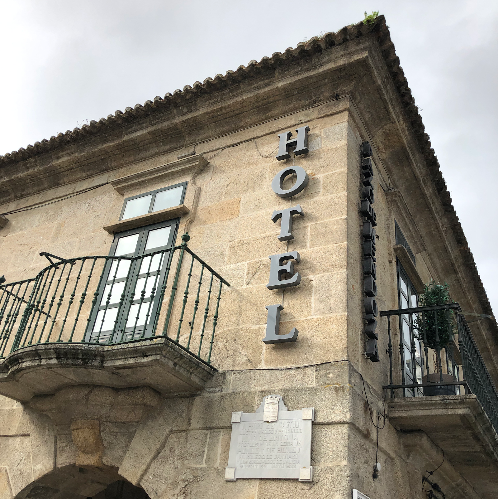 Hotel Pazo de Mendoza, hotel accommodation in Baiona on the Camino Portuguese
