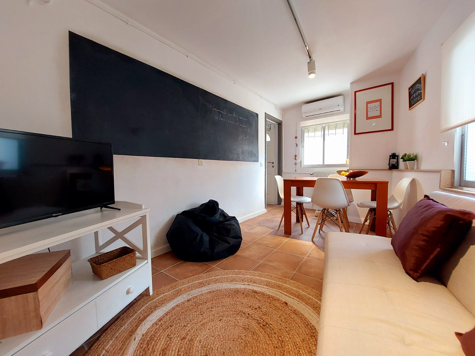 Casa Mencia photo 2, villa accommodation in Camponaraya on the Camino Frances