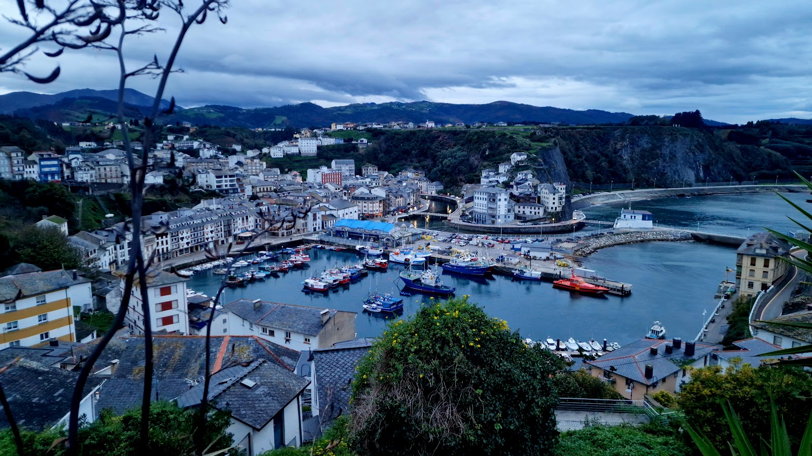 Hotel Puerto de Luarca ***, hotel accommodation in Luarca on the Camino del Norte