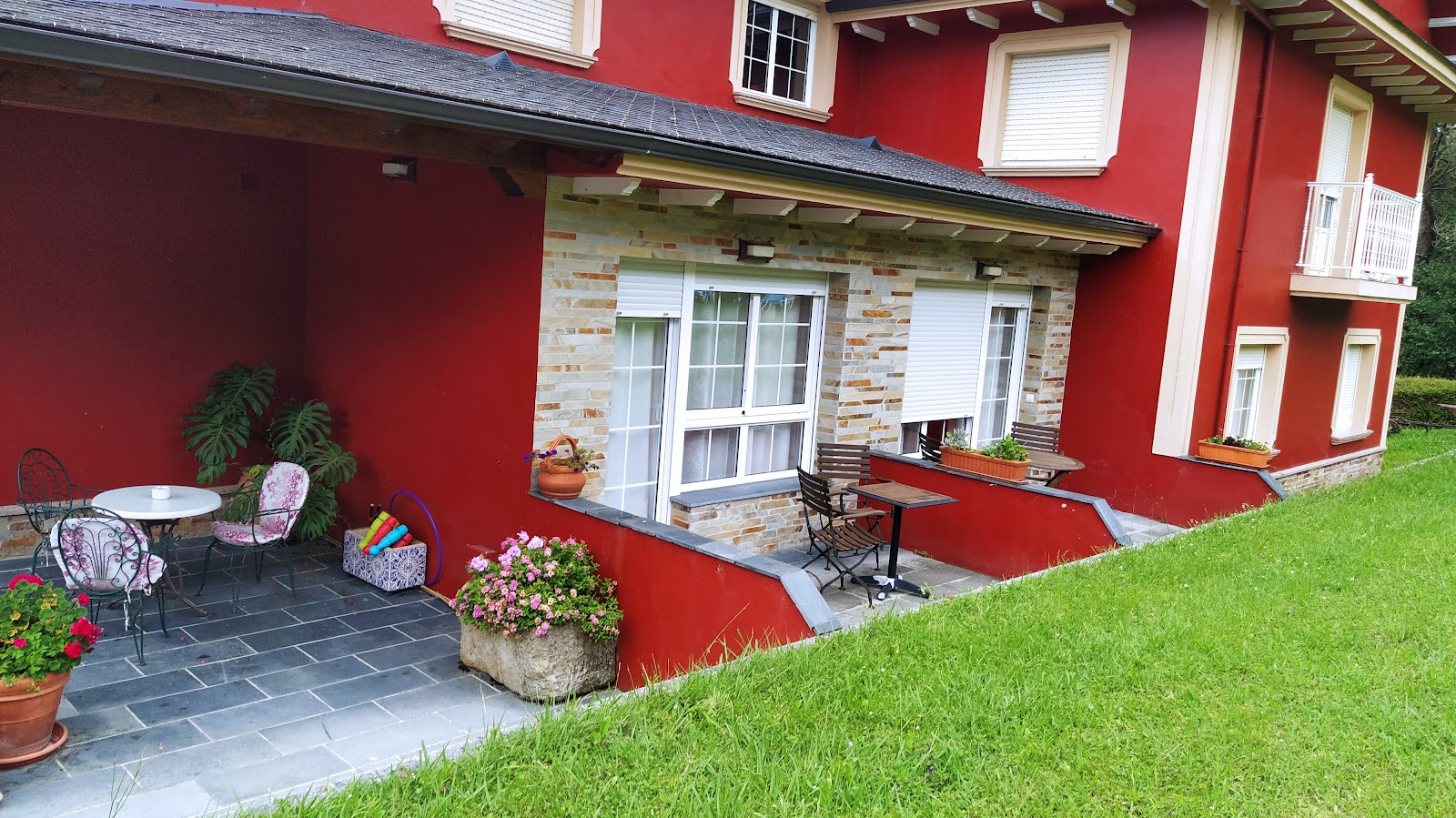 Casa Manoli, hotel accommodation in Almuña on the Camino del Norte