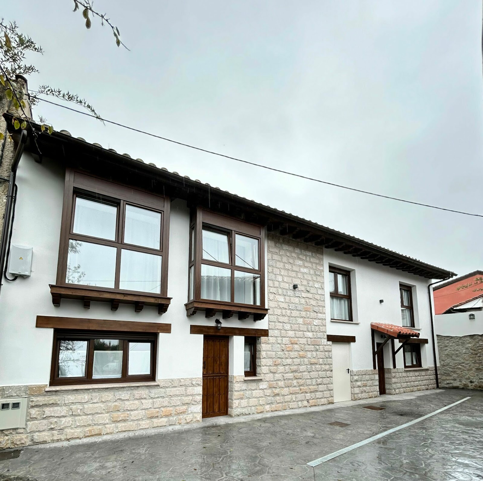 El Calleral Apartamentos, apartment accommodation in Villahormes on the Camino del Norte