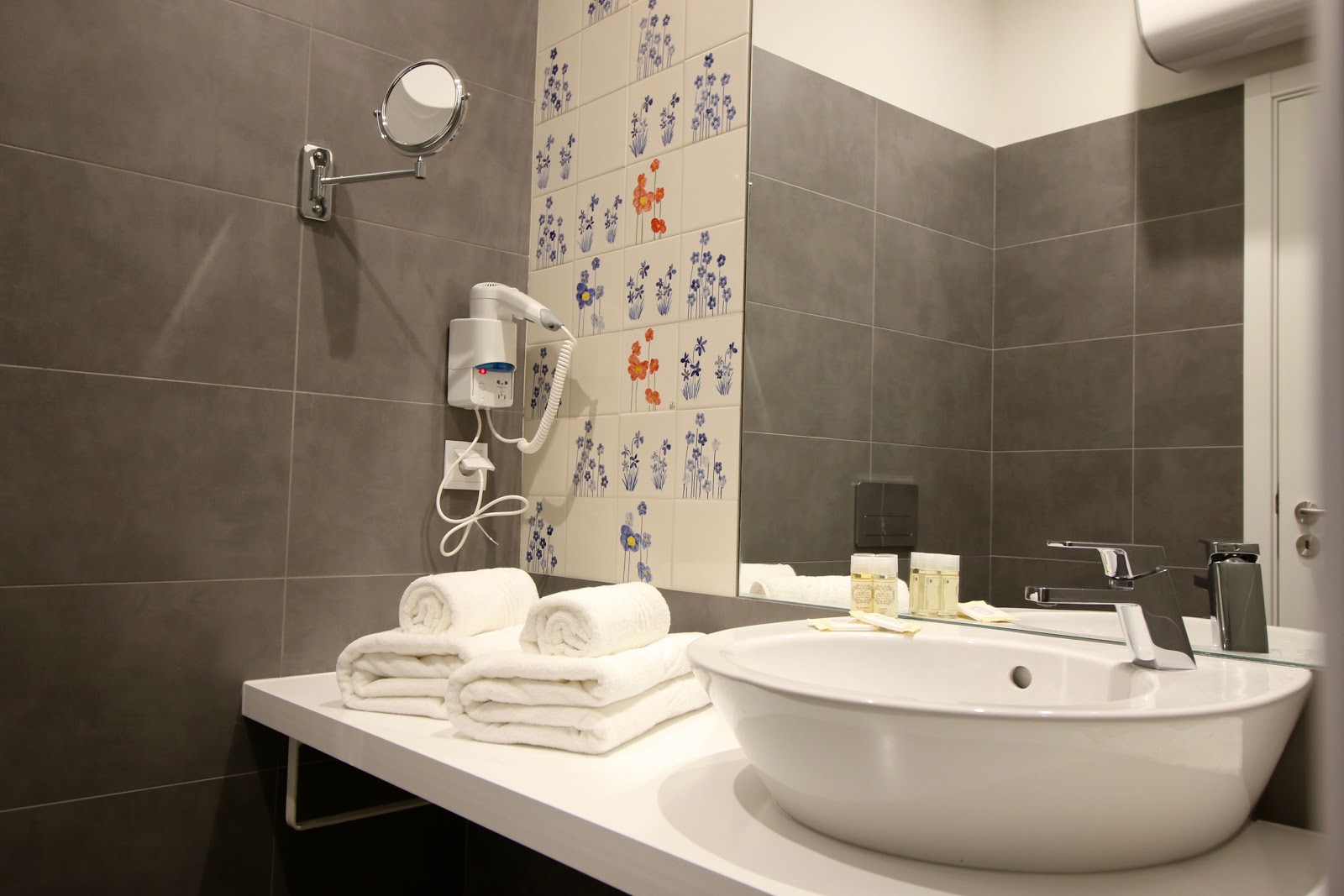 Hotel Riverside Alfama photo 5, hotel accommodation in Lisbon on the Camino Portuguese