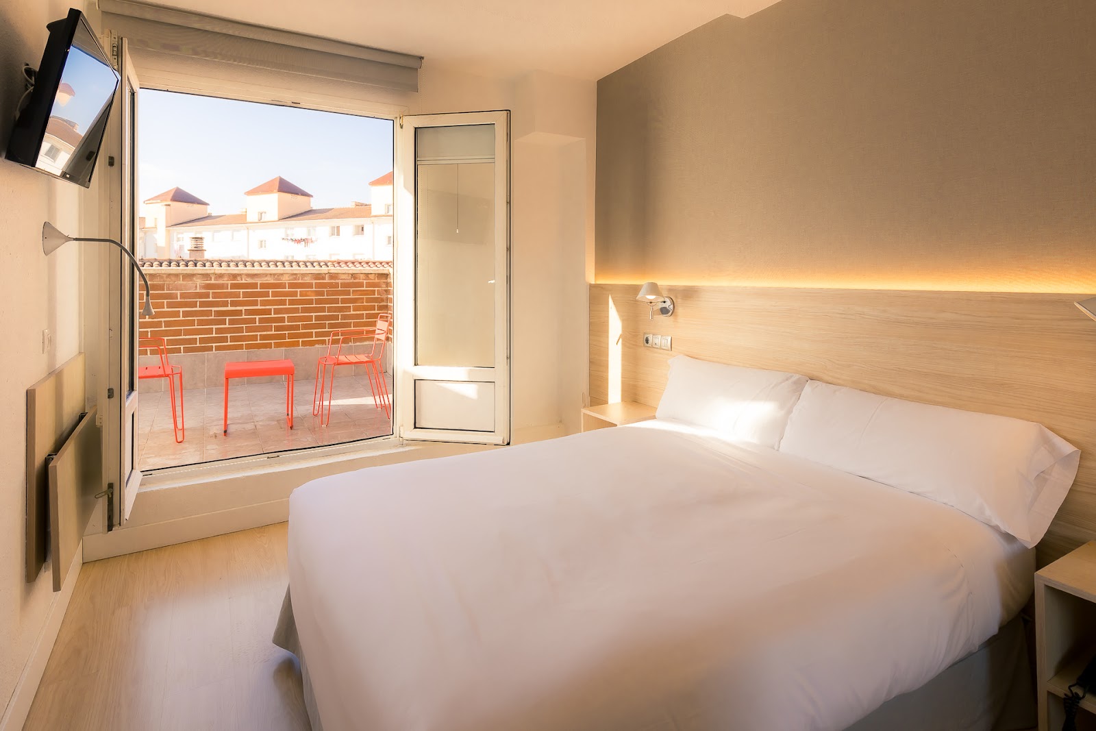 Hotel Burlada, hotel accommodation in Trinidad de Arre / Villava on the Camino Frances