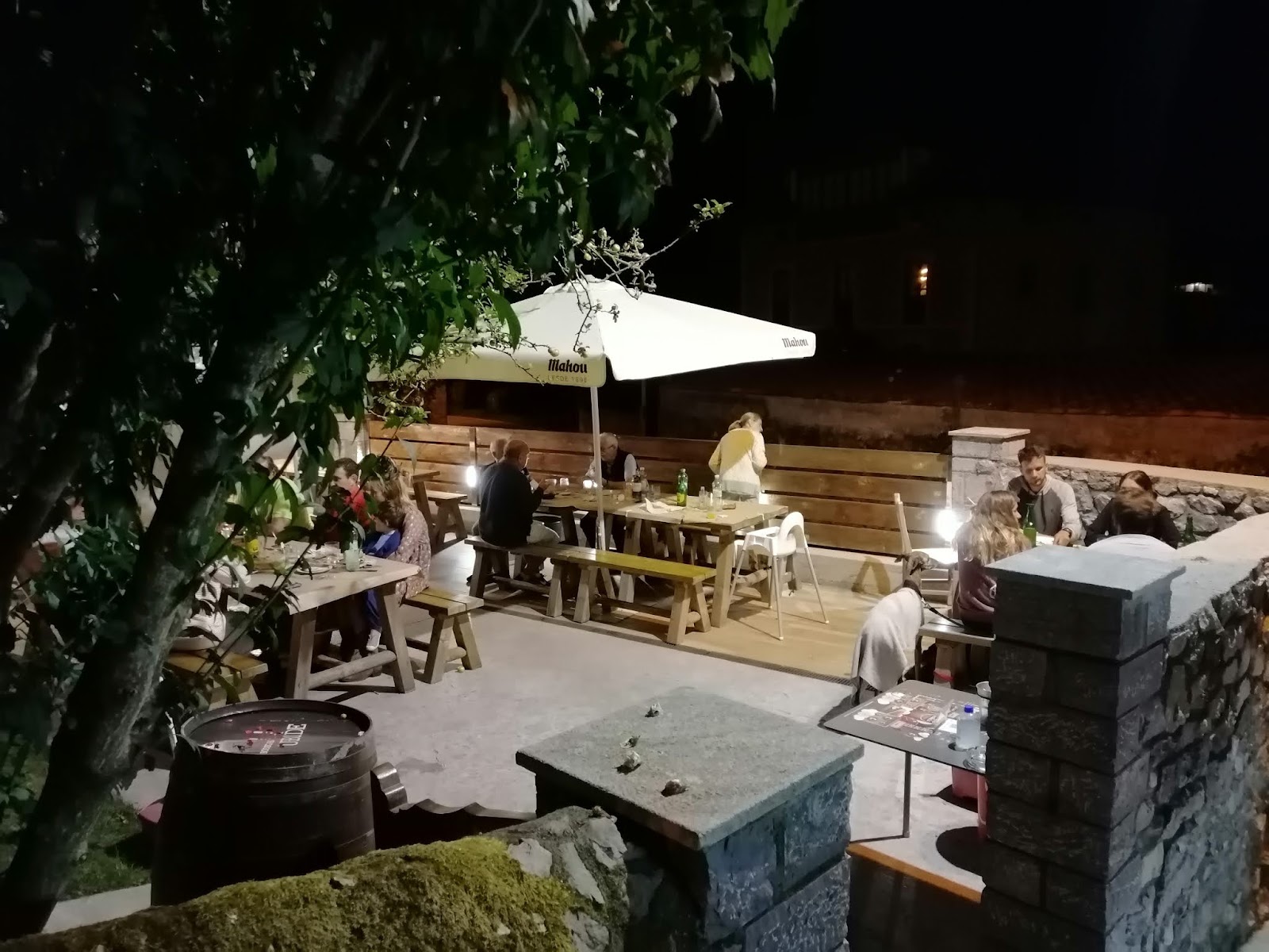 El Castañu de Cue, hotel accommodation in Andrin on the Camino del Norte