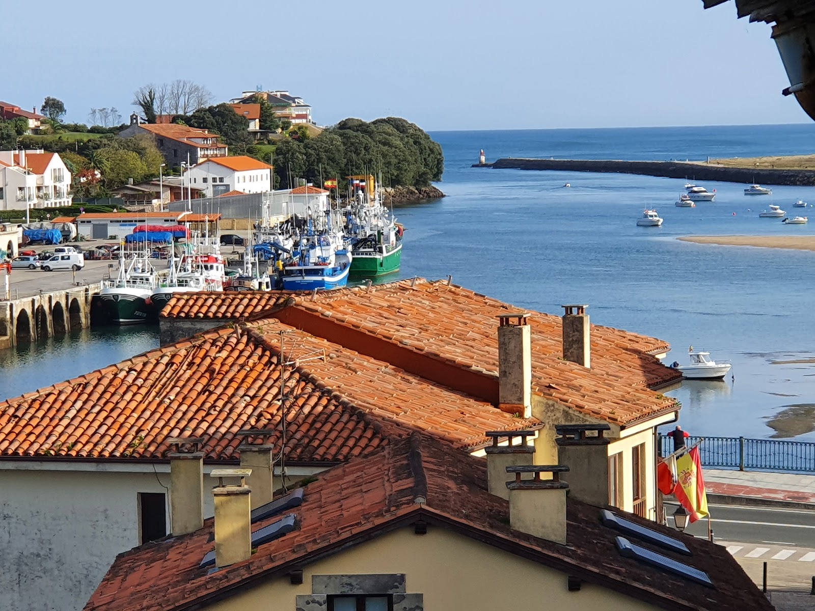 Hotel Luzon, hotel accommodation in San Vicente de la Barquera on the Camino del Norte
