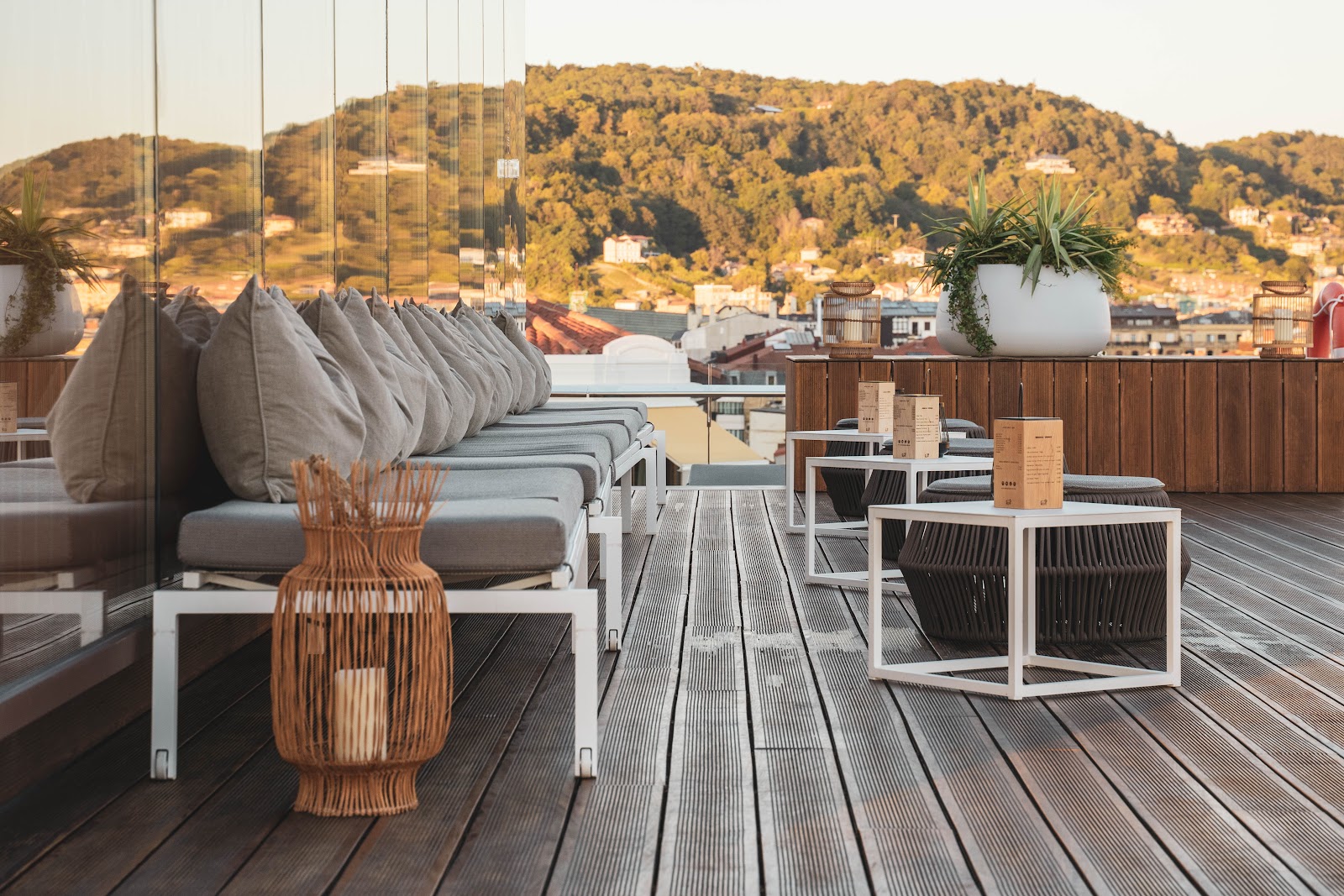 Hotel Lasala Plaza, hotel accommodation in San Sebastian on the Camino del Norte
