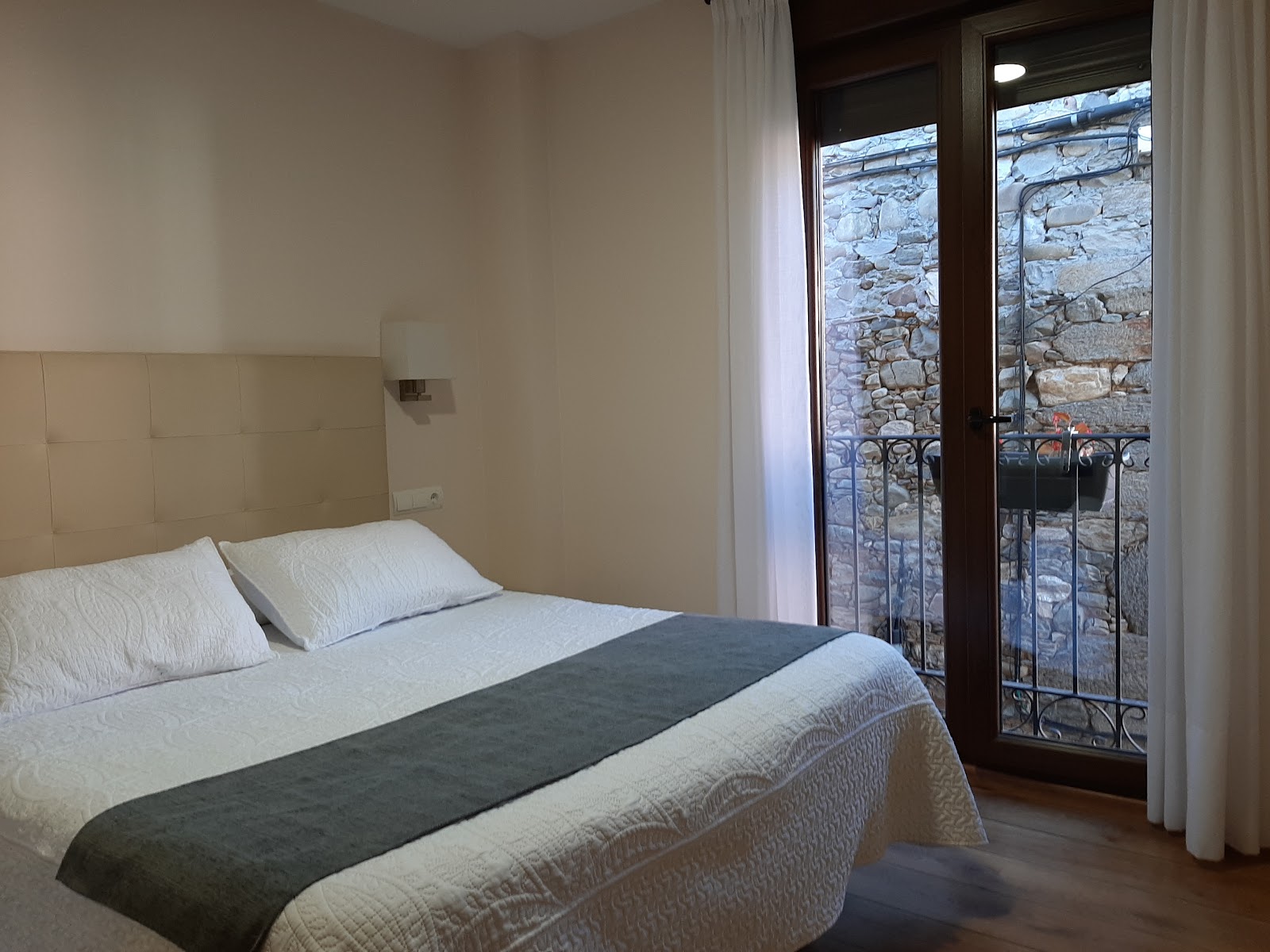 Hotel Casa Ramon Molina Real photo 2, hotel accommodation in Molinaseca on the Camino Frances