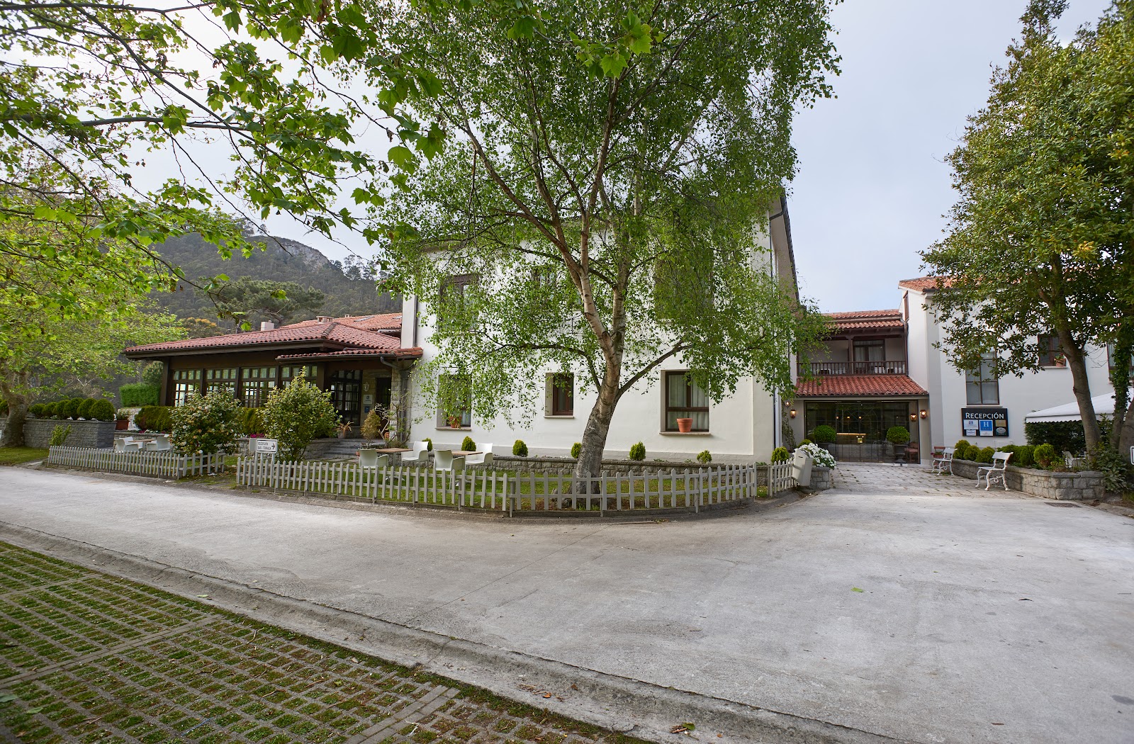 Hotel Mirador de La Franca, hotel accommodation in La Franca on the Camino del Norte