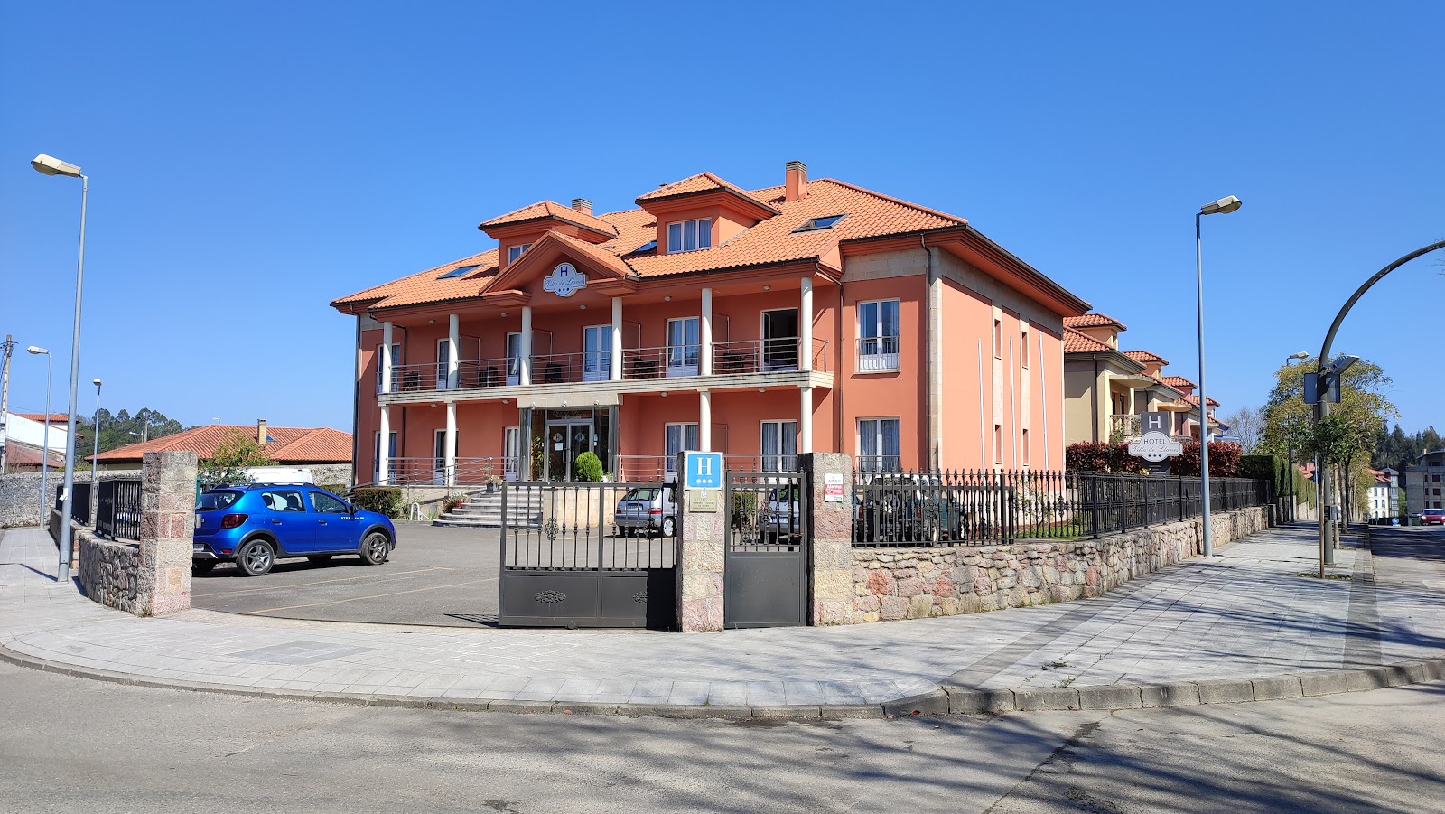 Villa De Llanes, hotel accommodation in Llanes on the Camino del Norte