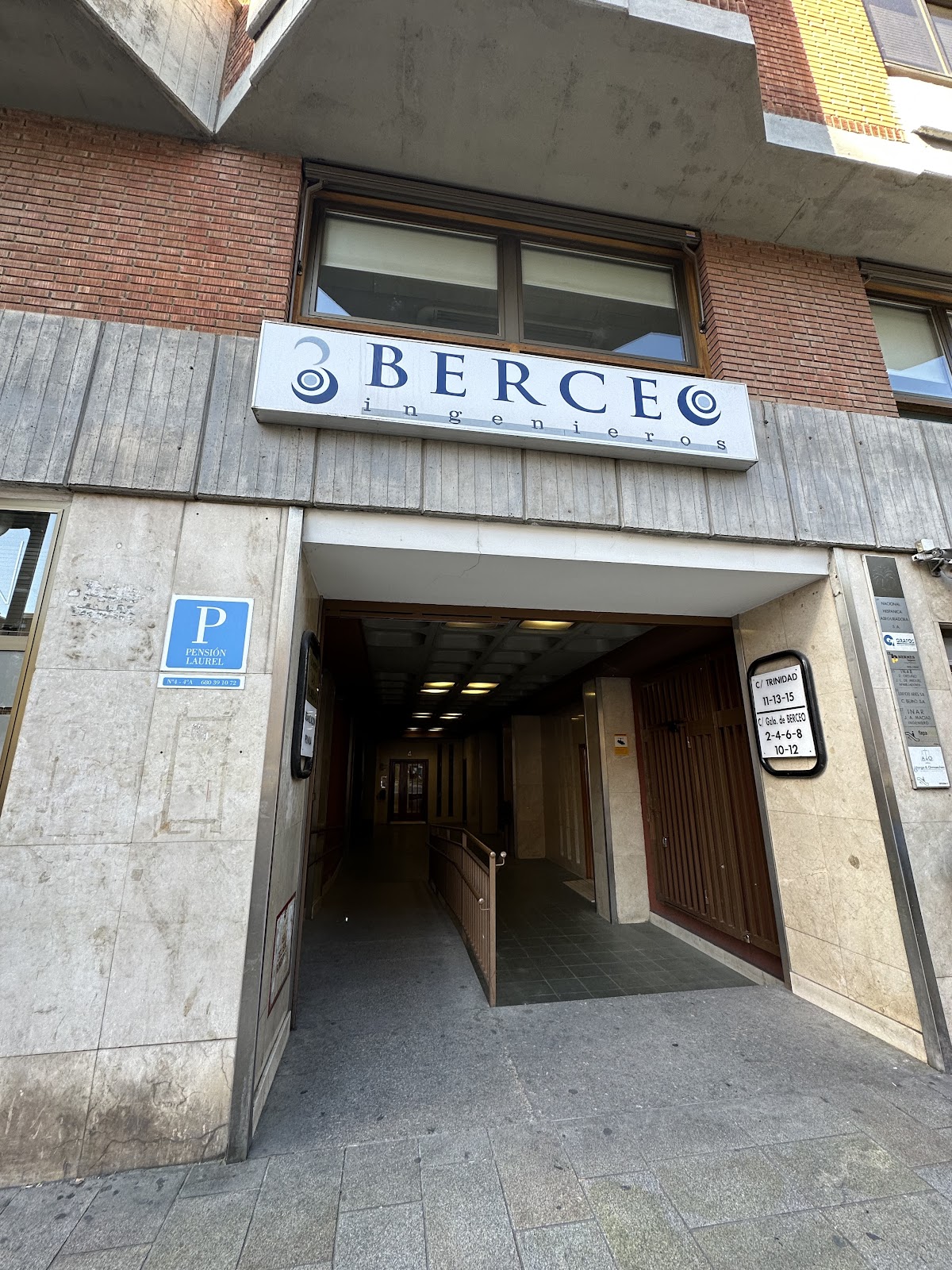 Pensión Laurel - Auto Check-in photo 6, guesthouse accommodation in Logroño on the Camino Frances