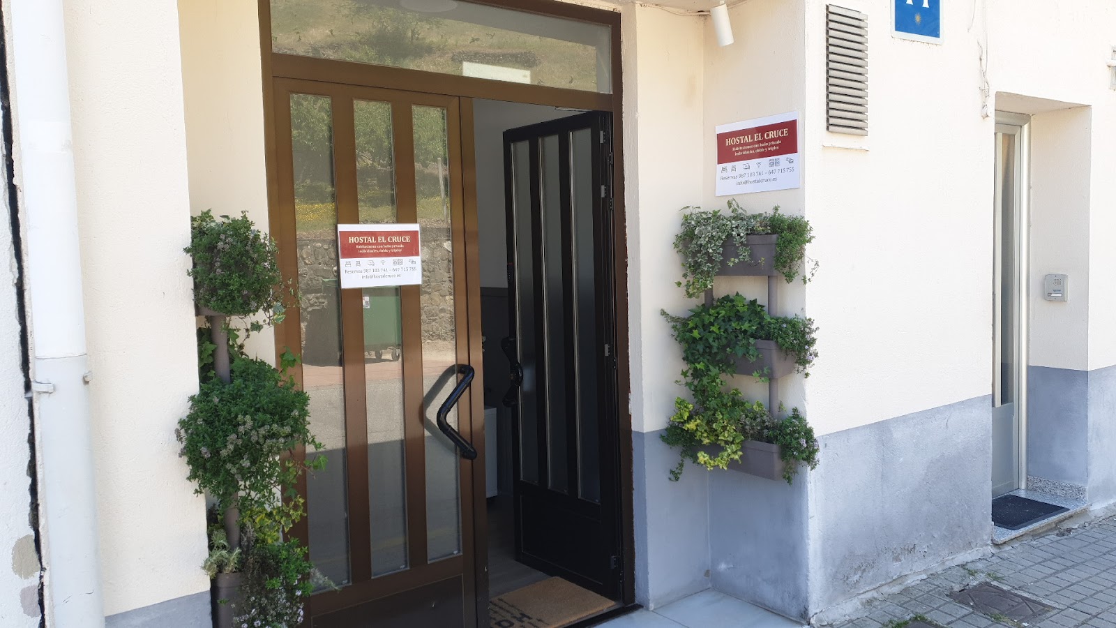 Hostal El Cruce, guesthouse accommodation in Villafranca del Bierzo on the Camino Frances