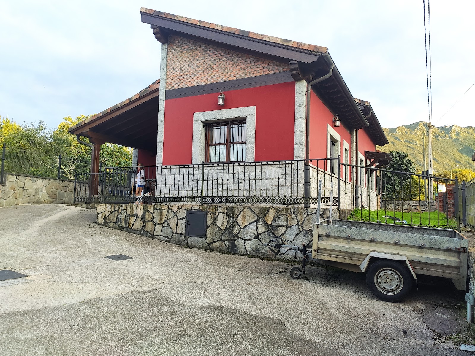 La Rotella de Xavi, guesthouse accommodation in Cuerres on the Camino del Norte
