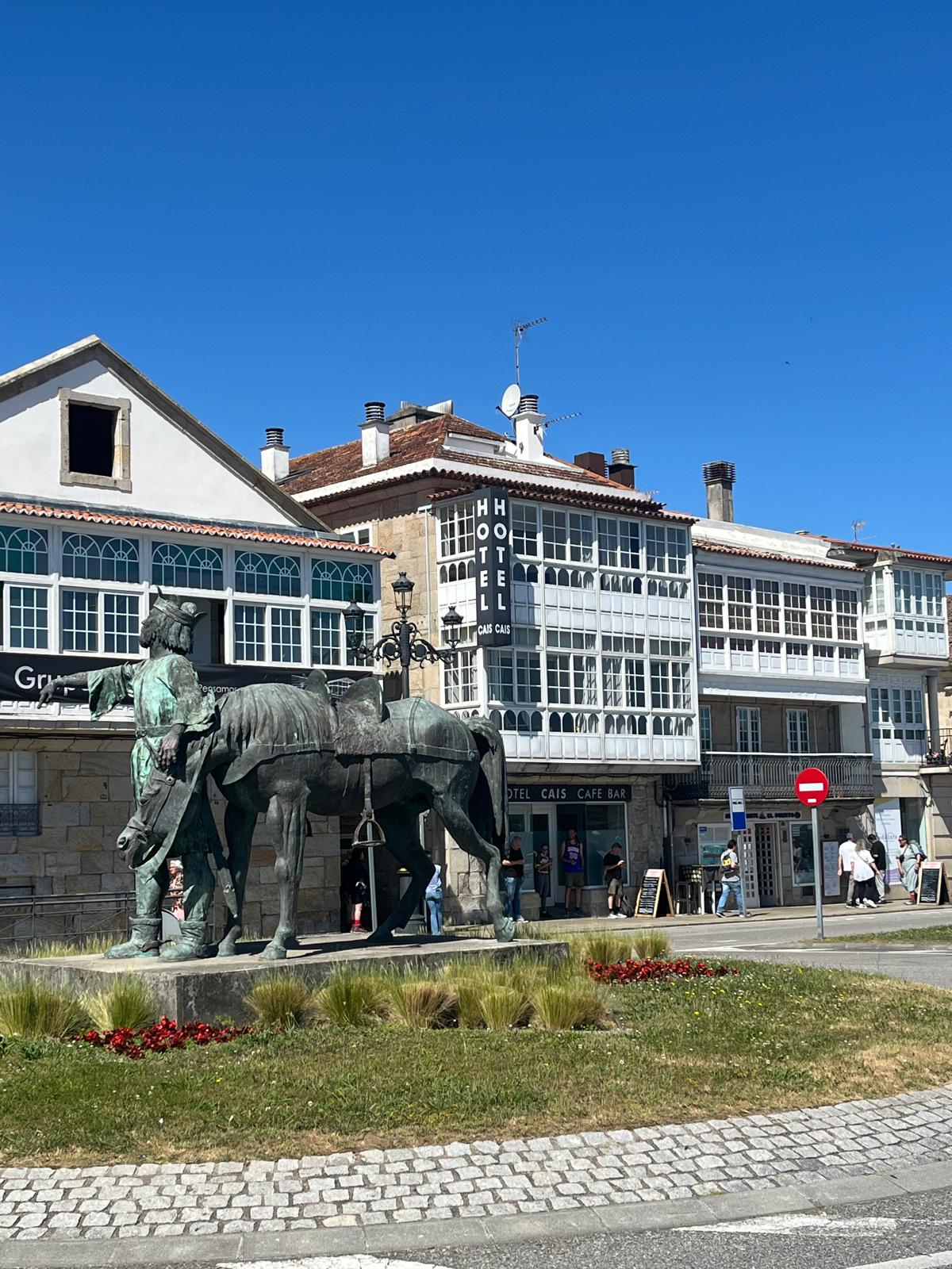 Hotel Cais, hotel accommodation in Baiona on the Camino Portuguese
