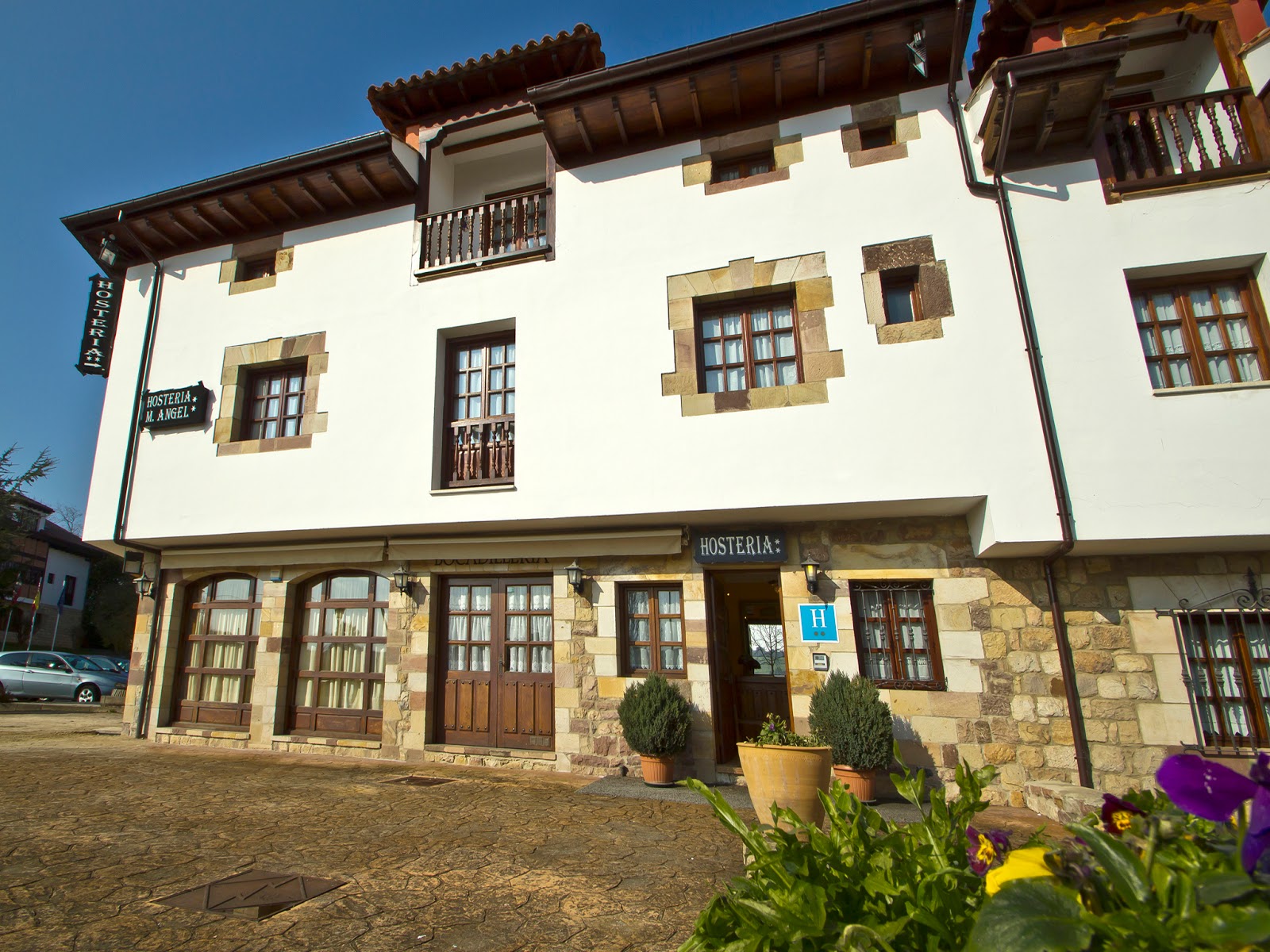 Pensión Hostería Miguel Ángel, guesthouse accommodation in Santillana del Mar on the Camino del Norte