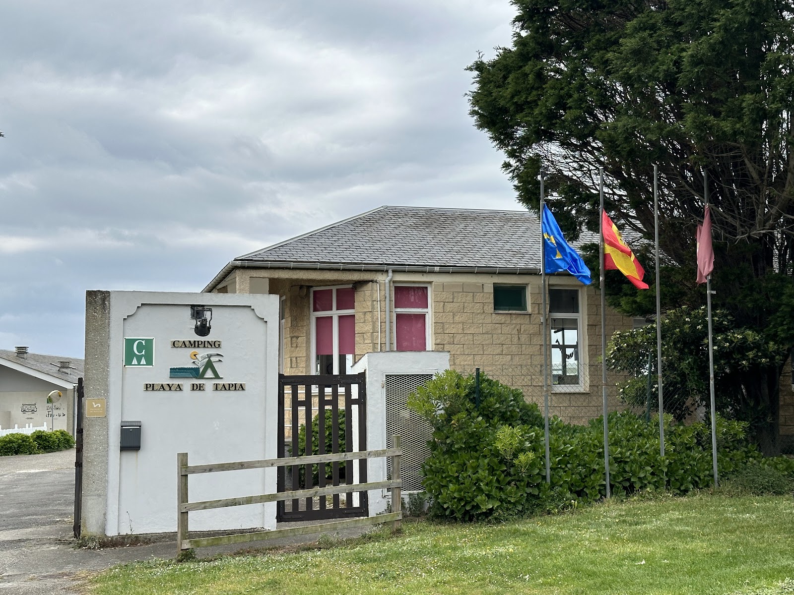Camping Playa De Tapia photo 10, camping accommodation in Tapia de Casariego on the Camino del Norte