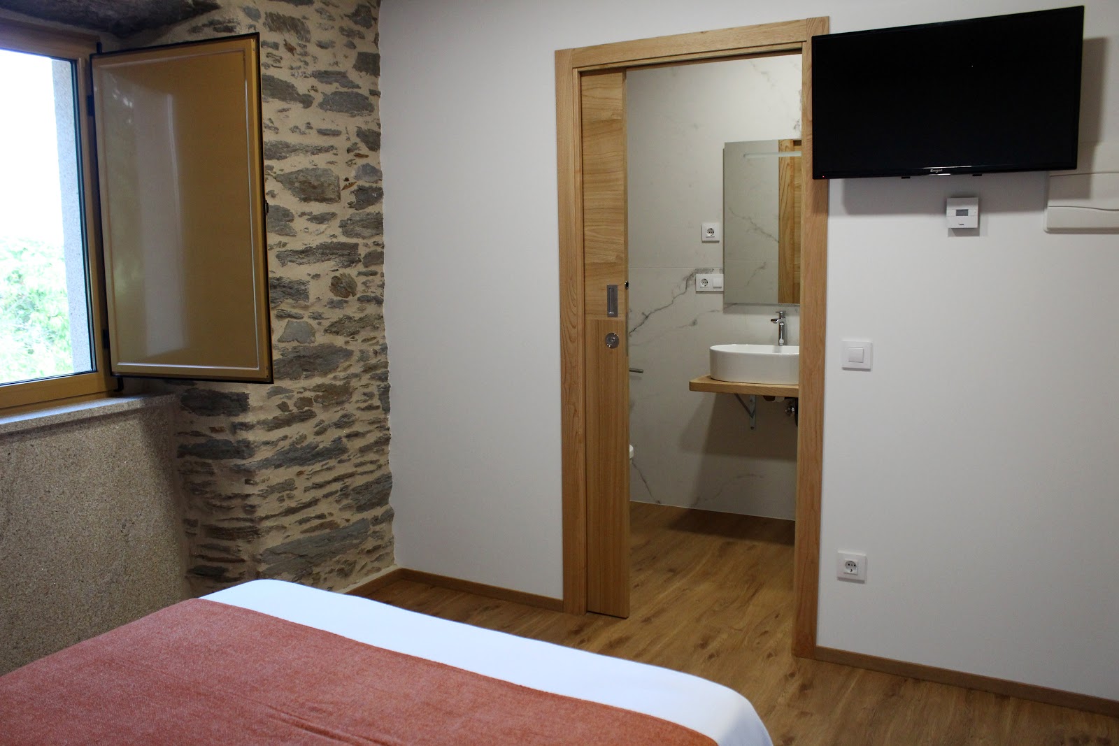 Hotel O Pozo - Alojamiento O Pino photo 6, hotel accommodation in Santa Irene on the Camino Frances
