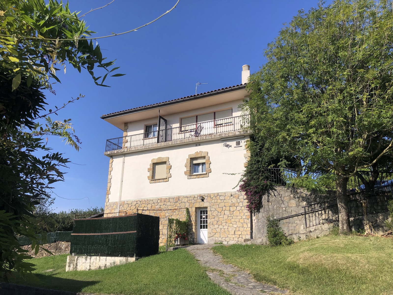 Apartamentuak Agerre Goikoa, apartment accommodation in Zarautz on the Camino del Norte