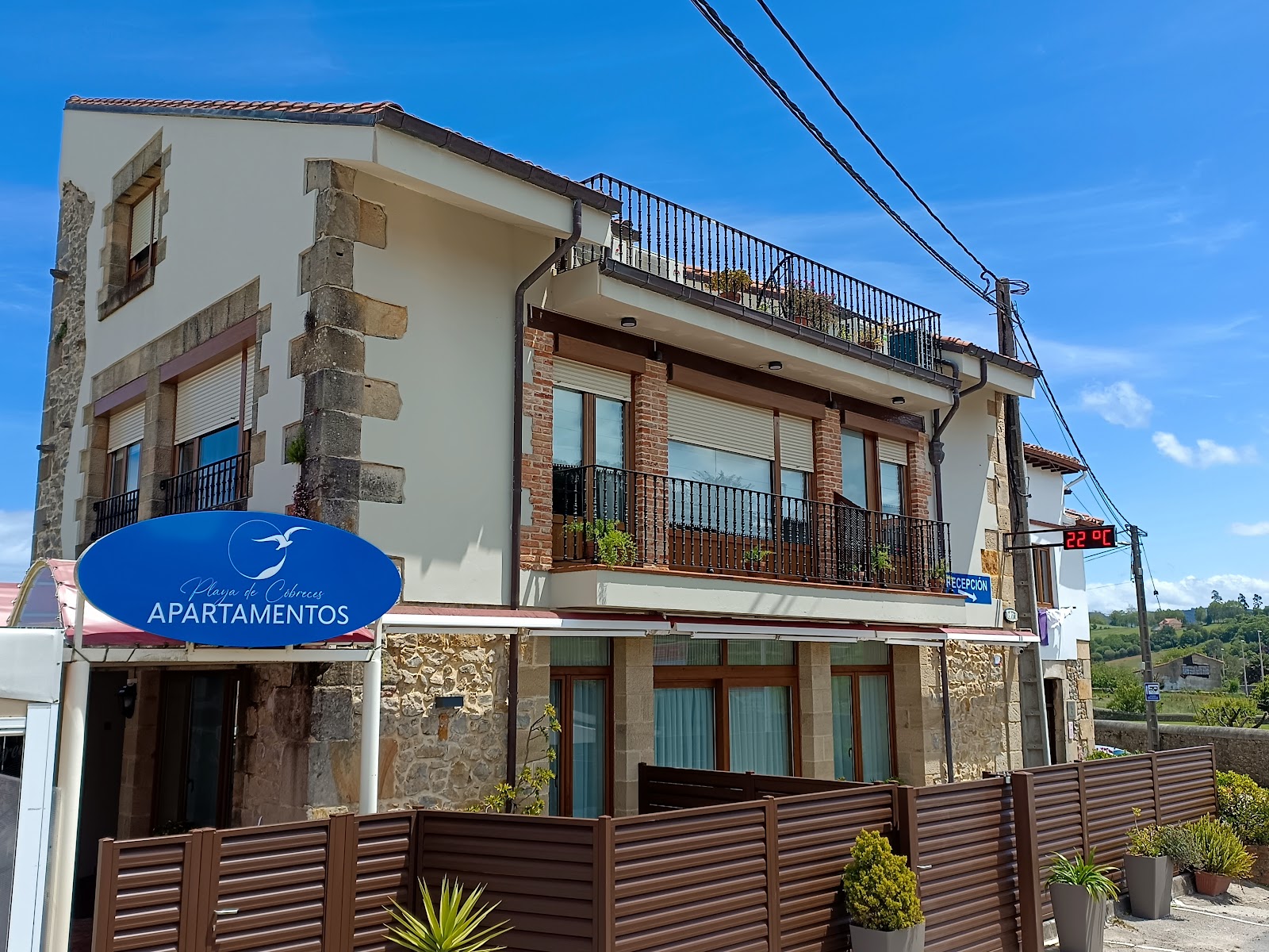 Apartamentos Playa de Cóbreces, apartment accommodation in Cóbreces on the Camino del Norte