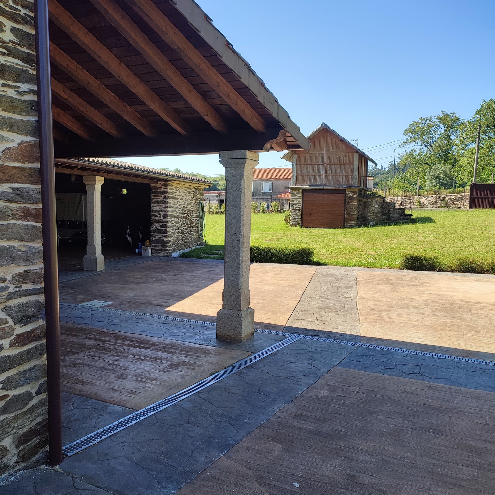 O Lar Da Crega Alojamiento, accommodation listing in Amenal on the Camino Frances
