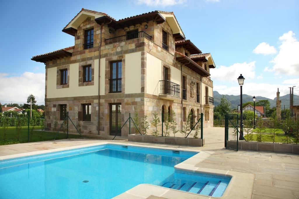 Casona de la Viesca photo 2, apartment accommodation in Hazas on the Camino del Norte