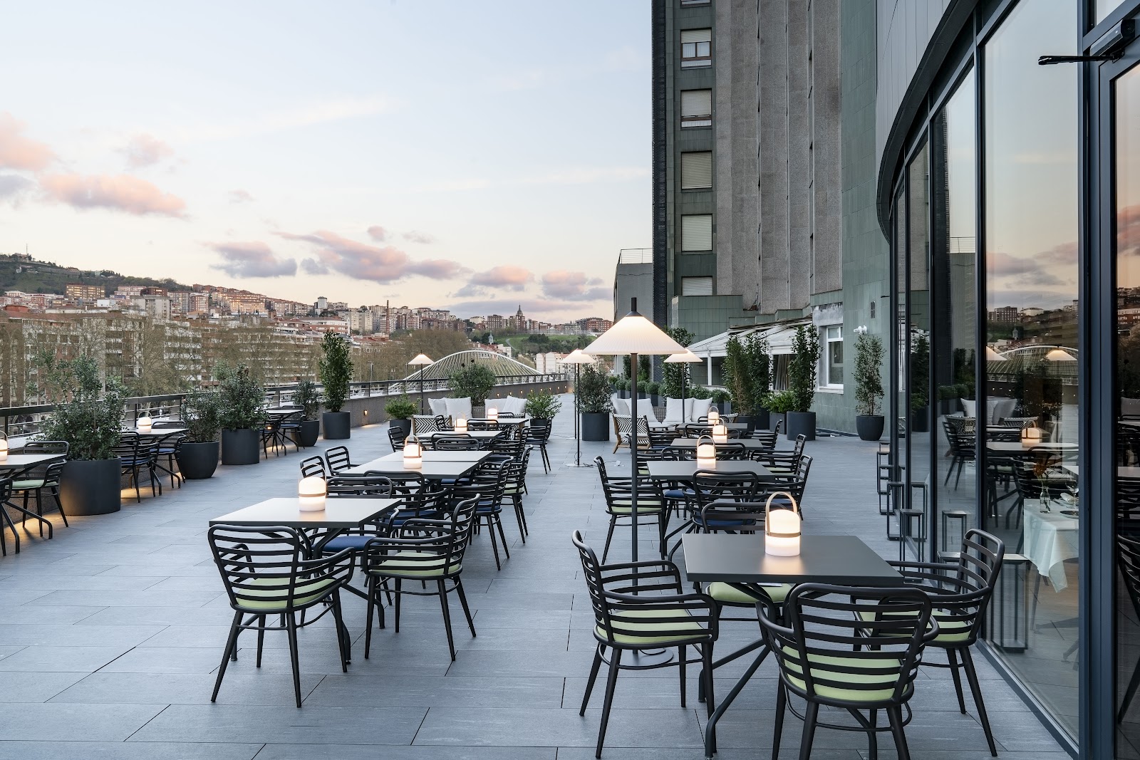 Hotel Vincci Consulado de Bilbao, hotel accommodation in Bilbao on the Camino del Norte