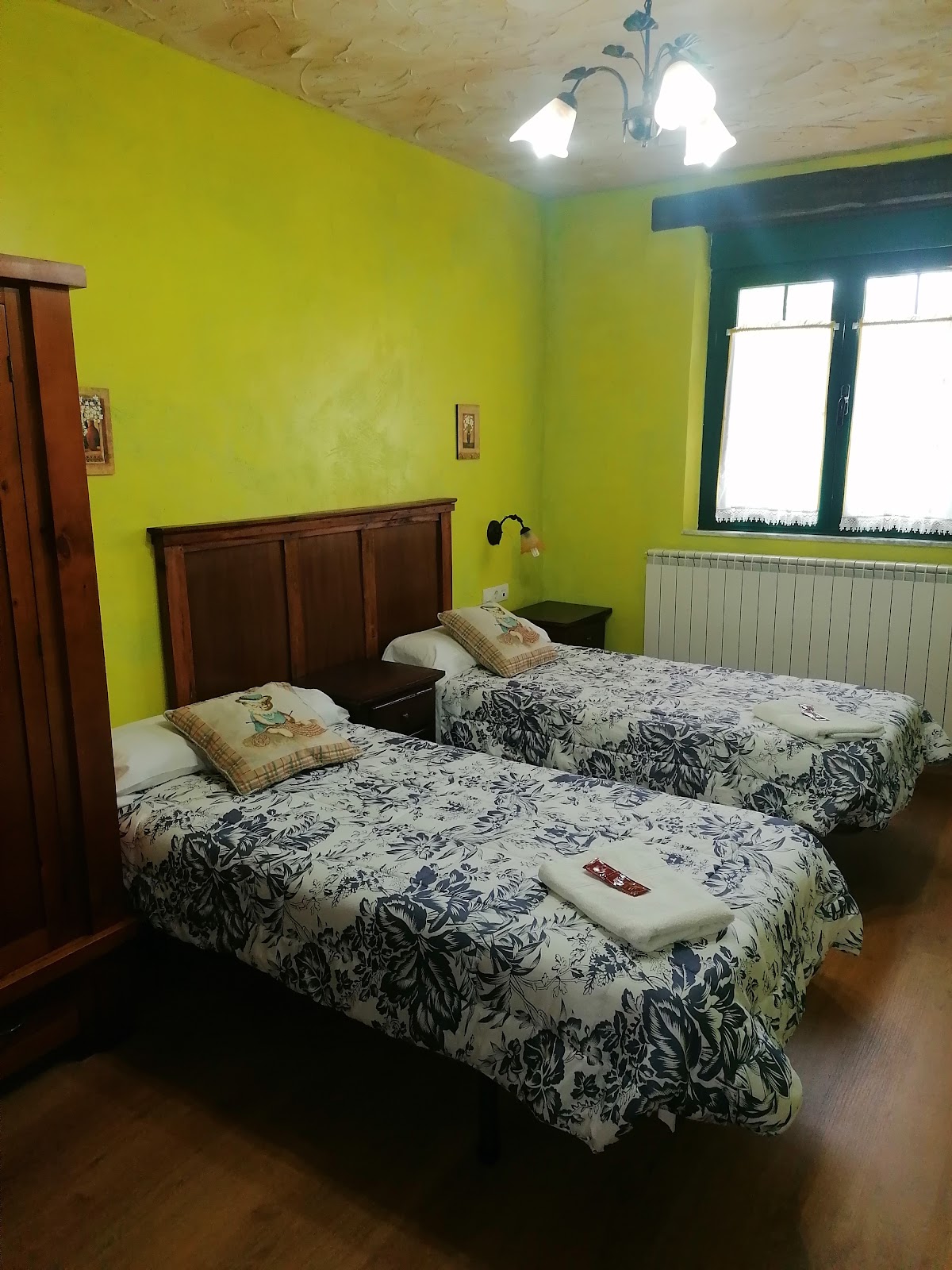 ALBERGUE peregrinos CASAFLOR photo 2, hostel accommodation in Murias de Rechivaldo on the Camino Frances
