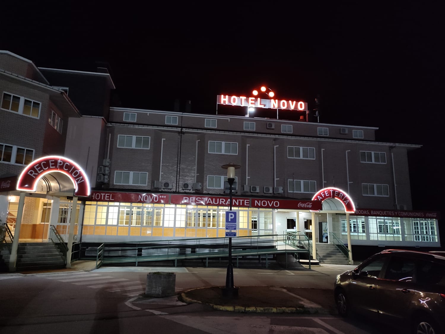 Hotel Novo, hotel accommodation in Columbrianos on the Camino Frances