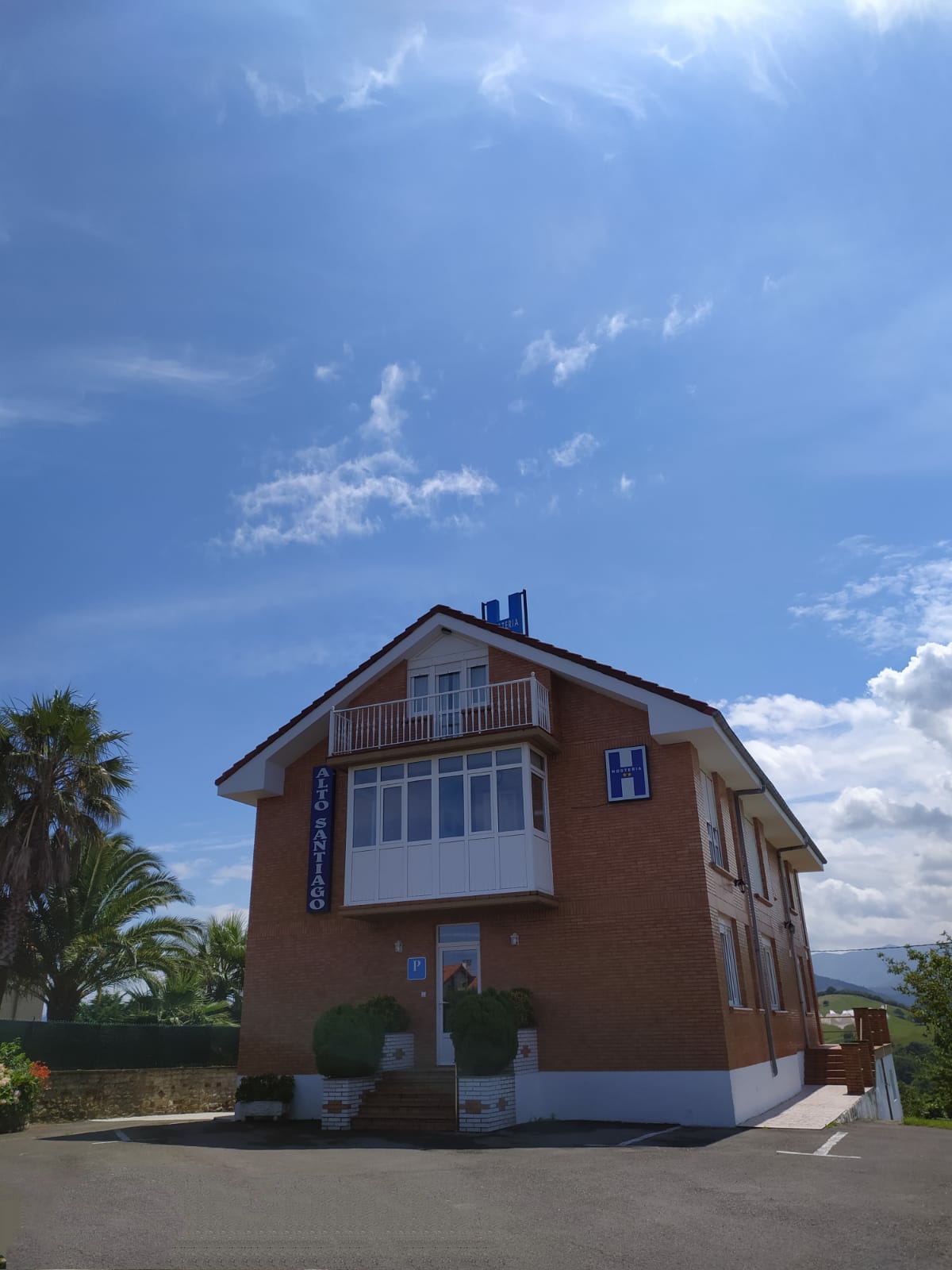 Alto Santiago, guesthouse accommodation in San Vicente de la Barquera on the Camino del Norte