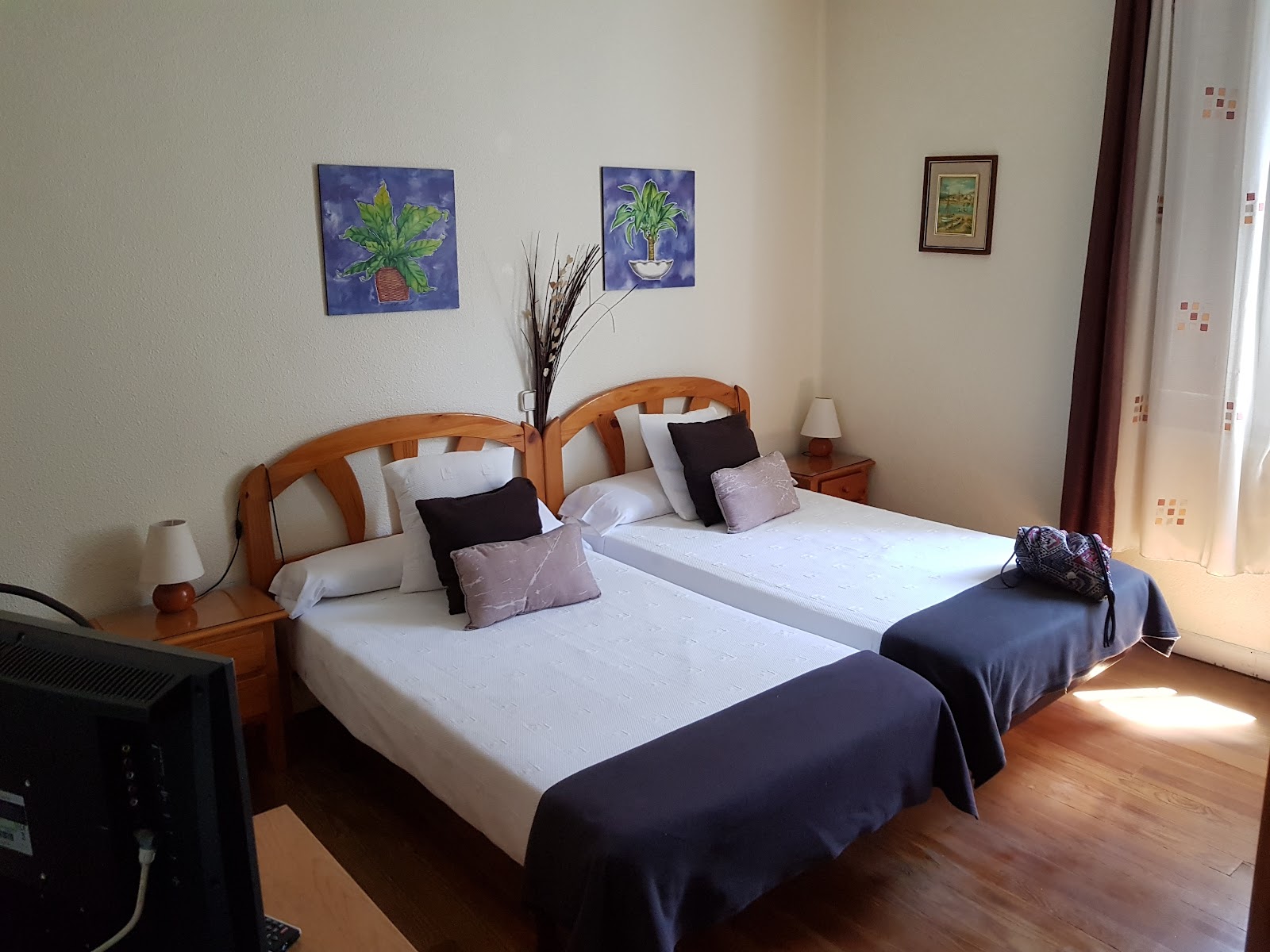 Pensión Leyre photo 2, guesthouse accommodation in Pamplona on the Camino Frances