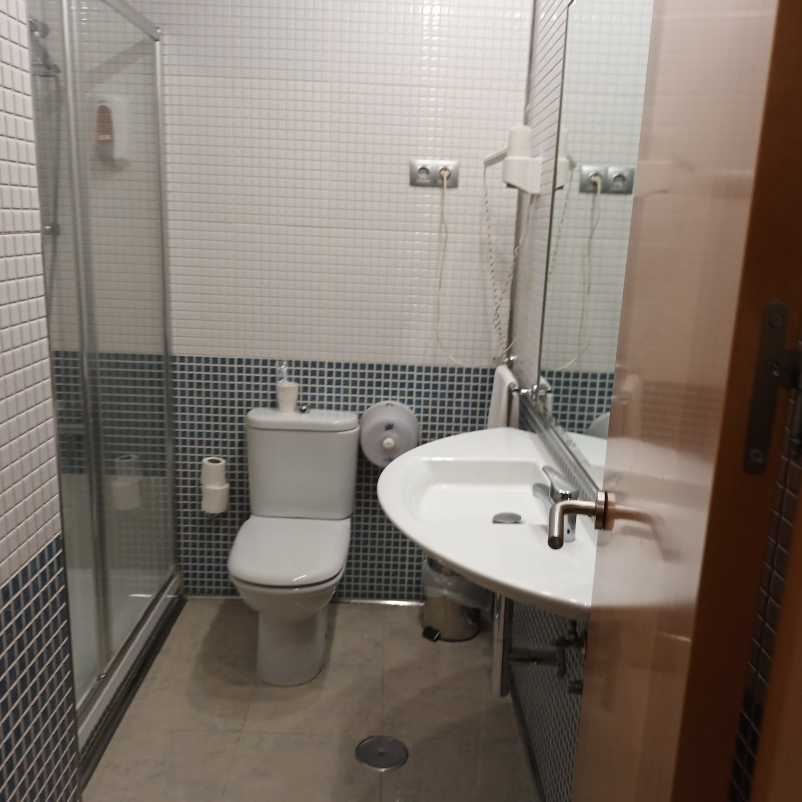 Hotel Castillo El Burgo photo 5, hotel accommodation in El Burgo Ranero on the Camino Frances