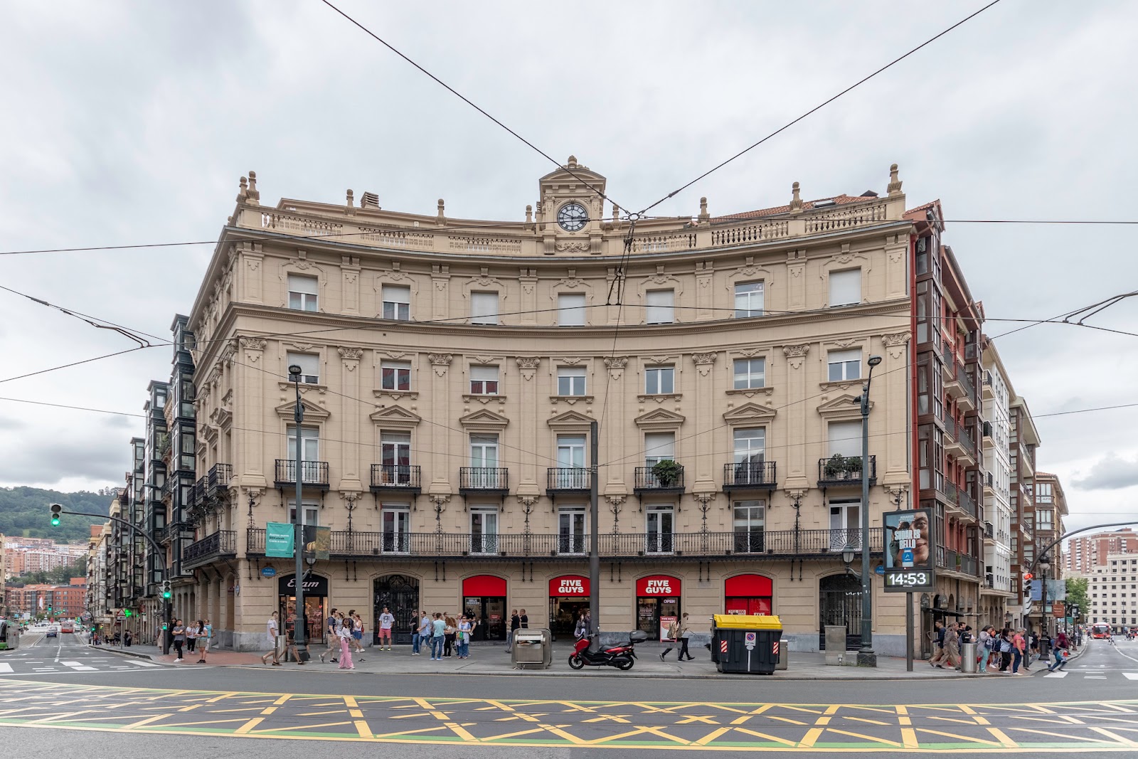 B48 Abando photo 4, apartment accommodation in Bilbao on the Camino del Norte