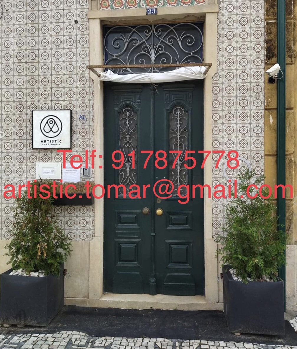 ARTISTIC GUESTHOUSE, guesthouse accommodation in Tomar on the Camino Portuguese