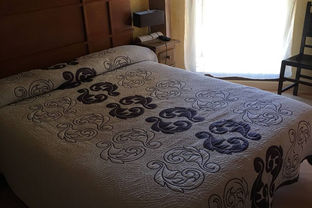 Hostal Sahagún photo 2, guesthouse accommodation in Sahagún on the Camino Frances
