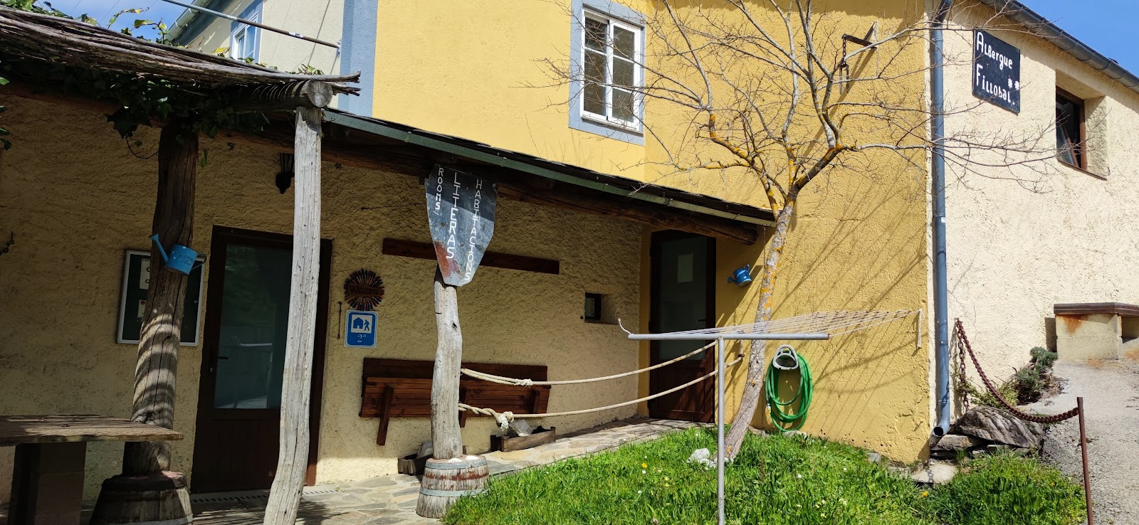 Albergue O Solpor Fillobal photo 9, hostel accommodation in Fillobal on the Camino Frances