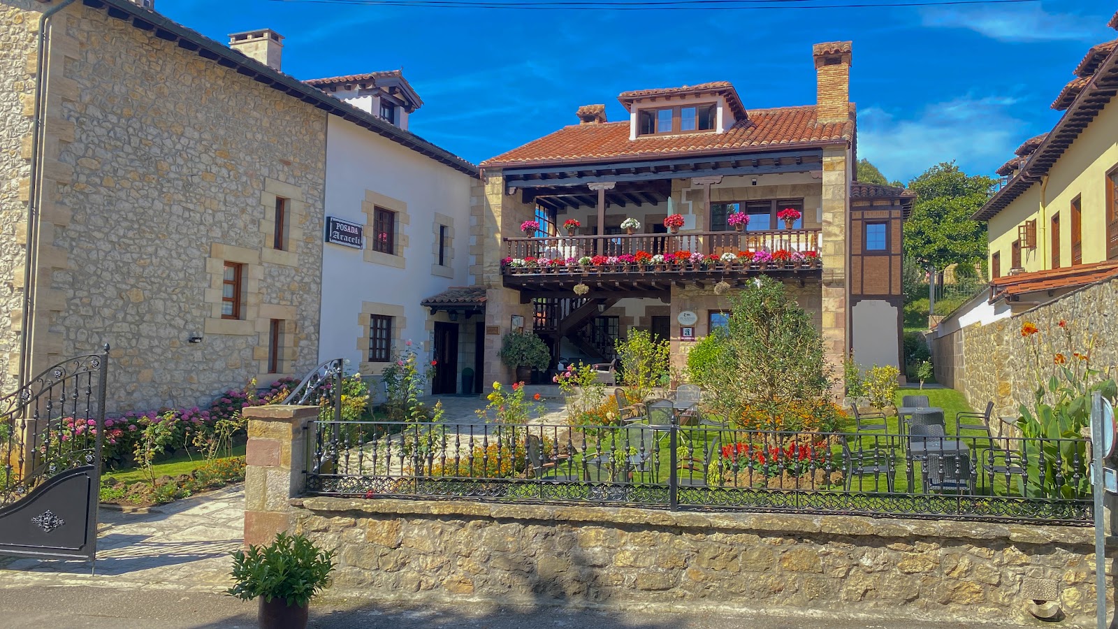 Posada Araceli, albergue accommodation in Santillana del Mar on the Camino del Norte