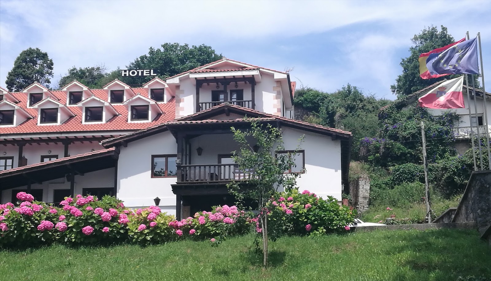 Hotel Solatorre, hotel accommodation in Comillas on the Camino del Norte