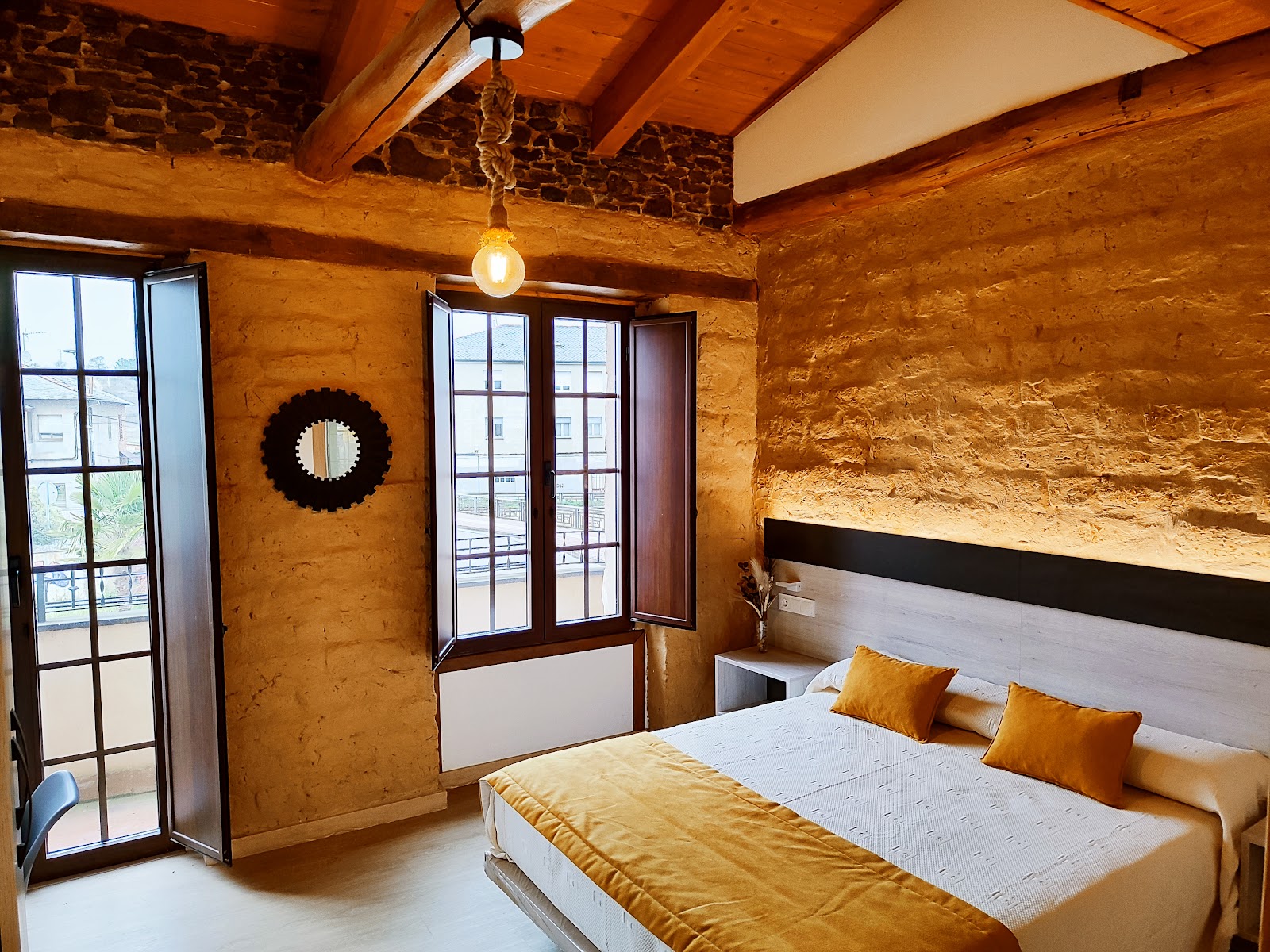 HOSTAL RESTAURANTE LA SENDA photo 3, guesthouse accommodation in Camponaraya on the Camino Frances
