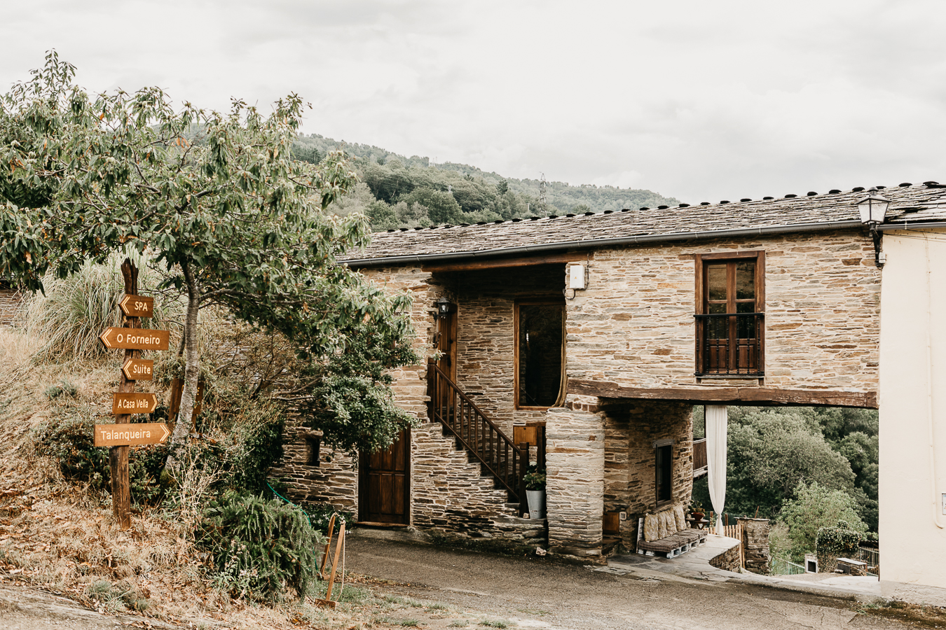 Casas de Outeiro, accommodation listing in Samos on the Camino Frances