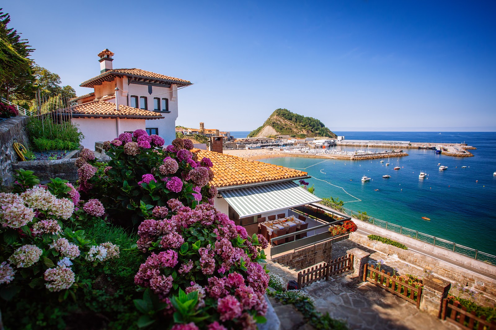 Villa Embil, villa accommodation in Getaria on the Camino del Norte
