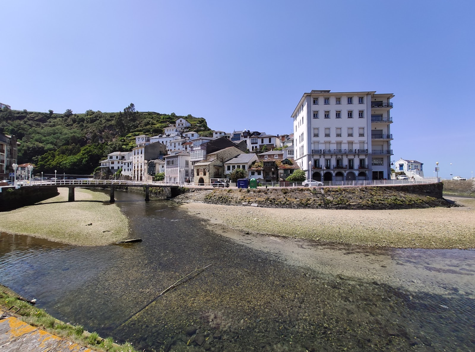 Hotel Báltico 3***, hotel accommodation in Luarca on the Camino del Norte