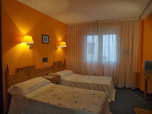 Hotel Paris photo 4, hotel accommodation in Gijón on the Camino del Norte