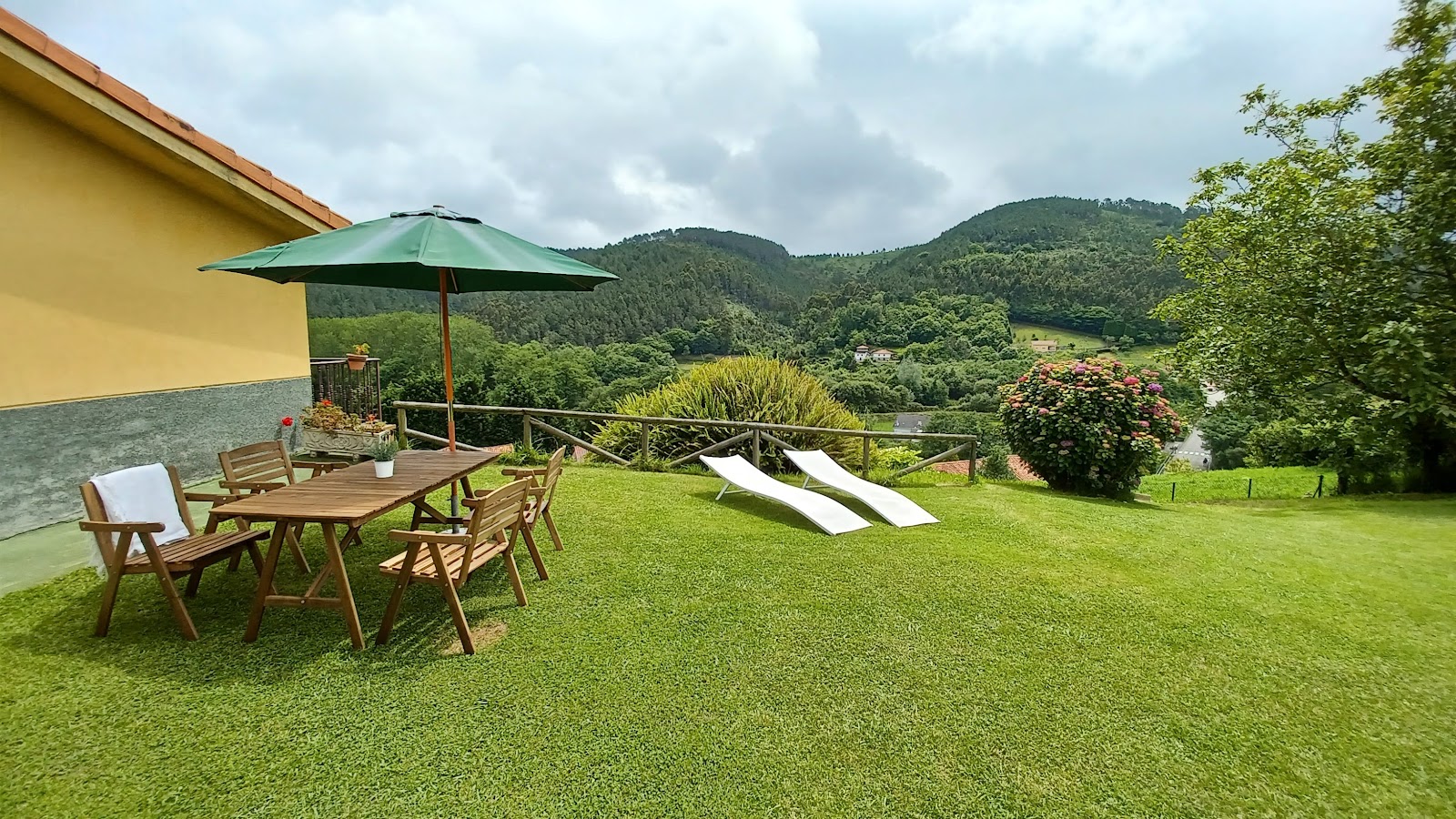 Apartamentos Rurales El Otero Cudillero photo 4, apartment accommodation in Soto de Luiña on the Camino del Norte