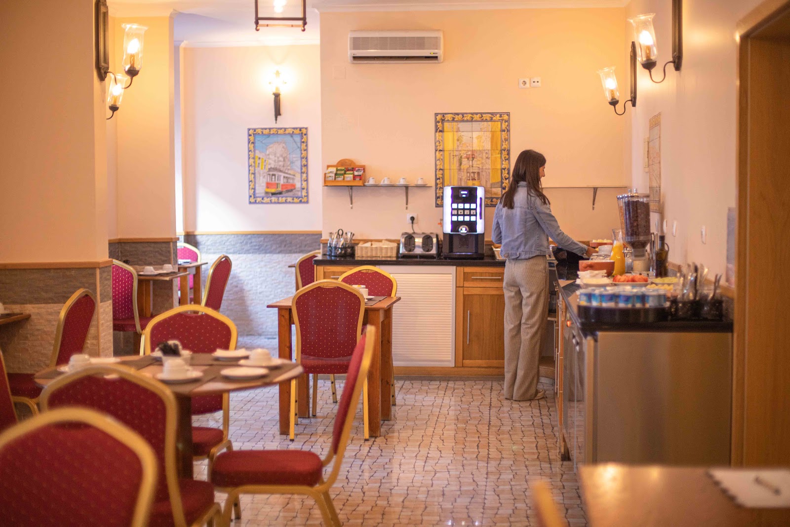 Grande Pensao Residencial Alcobia photo 5, hotel accommodation in Lisbon on the Camino Portuguese